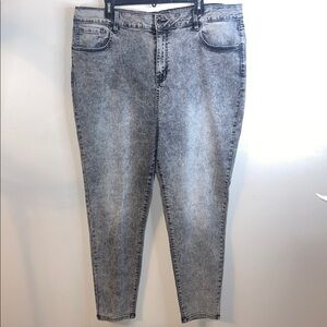 NWOT Fashion Nova Women’s Skinny Gray Jeans size 22 Plus #112